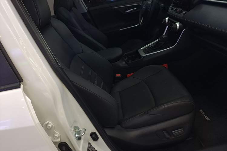 Used Toyota Wildlander 2023 Dual-Motor 2.5L E-CVT Four-Wheel Drive Prestige Edition