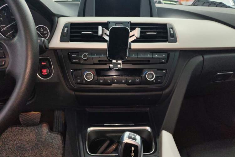 Used BMW 3 Series 2015 320Li Luxury Edition Fashion Model
