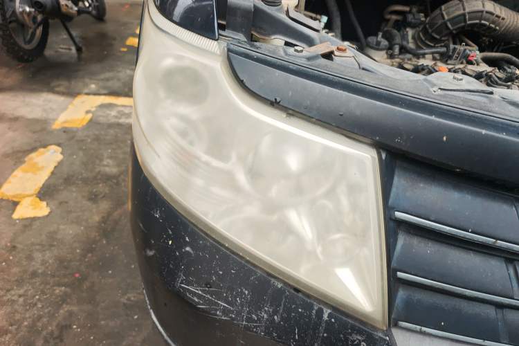 Used Dongfeng Shuaike 2011 1.5L Manual Standard Model 7 Seats China IV Standard
