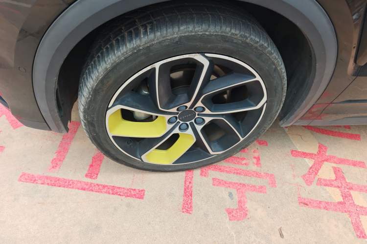 Used Lynk & Co 05 2020 2.0TD Two-Wheel Drive Shine Halo