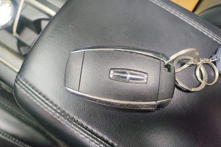 Used Lincoln MKC 2017 2.0T Two-Wheel-Drive Luxury Edition