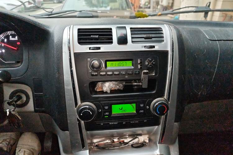 Used Foton Scenic G5 2020 2.0L Long-Wheelbase Flat-Roof 6-Seater Multi-Purpose Passenger Vehicle 1TZS
