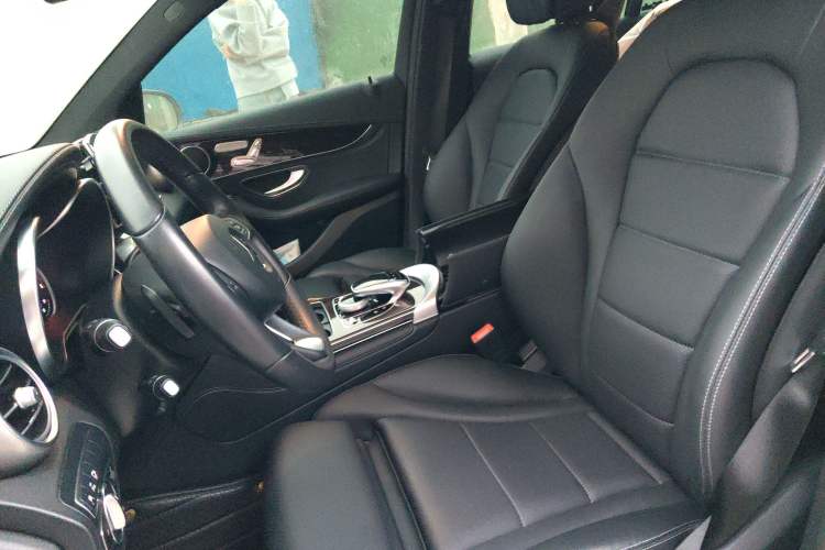 Used Mercedes-Benz GLC 2018 Facelift GLC 260 4MATIC Luxury Edition
