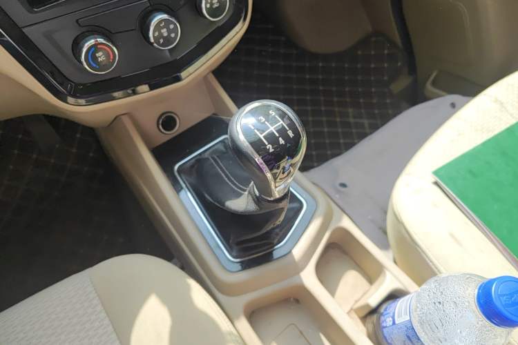 Used Wuling Zhengcheng 2015 1.8L Luxury Model LJ479QE2
