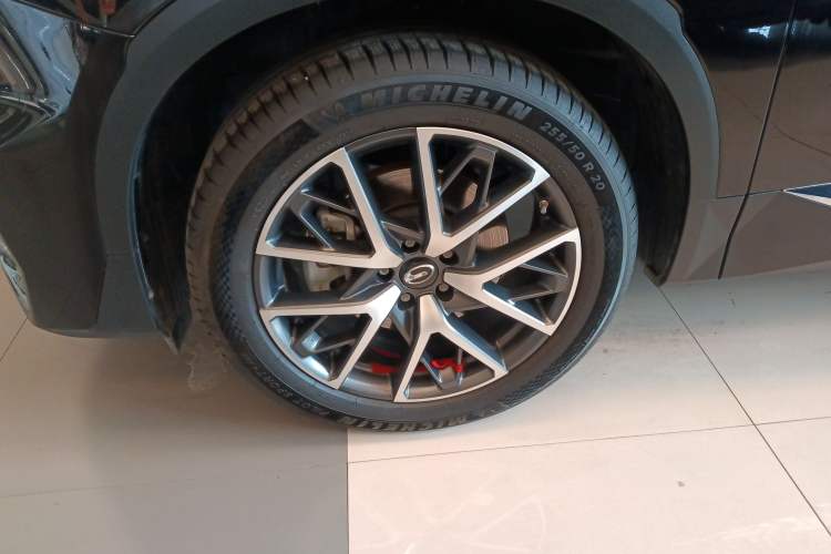 Used GAC Trumpchi GS8 2025 Linghang Series 2.0 TGDI Four-Wheel-Drive Luxury Edition 5 Seats Left Front Wheel Hub