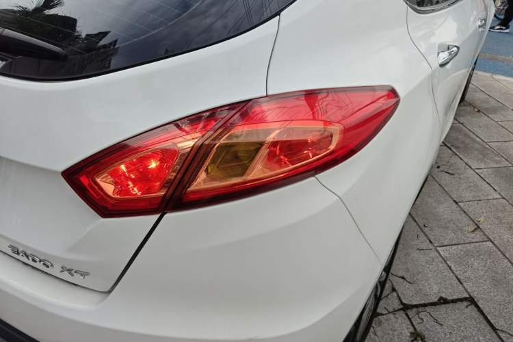 Used CHANGAN Eado 2016 1.6L Automatic Junku Model Exterior 3