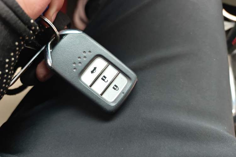 Used Honda Crider 2013 1.8L automatic luxury edition
