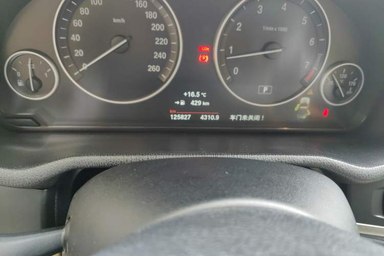 Used BMW X3 2016 sDrive20i Odometer Close Up