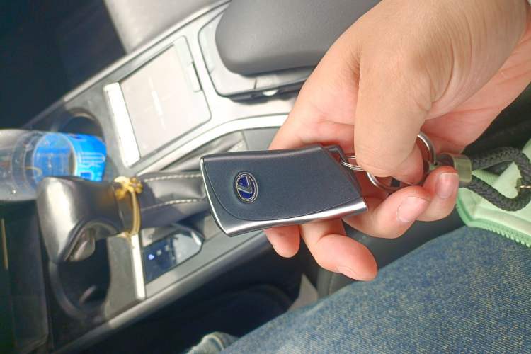 Used Lexus UX 2020 260h Explore-Cool Edition
