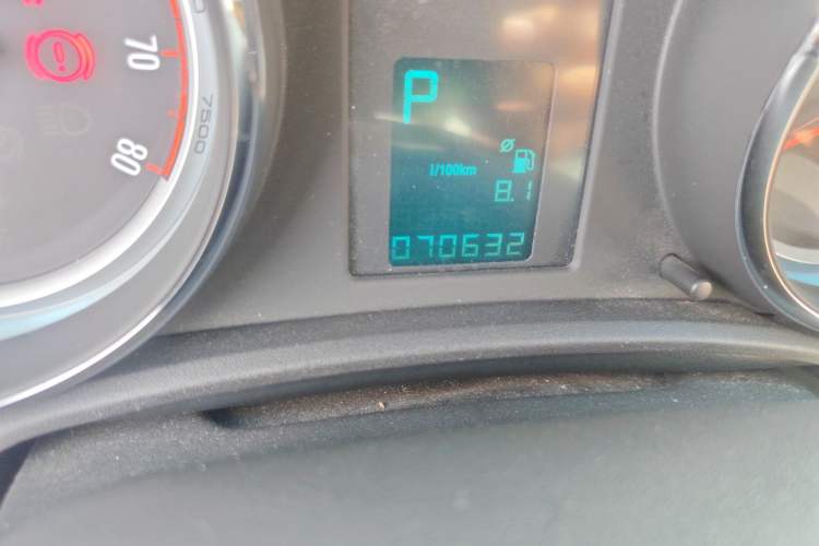 Used Buick GT 2013 GT 1.8L Automatic Fashion Edition Odometer Close Up