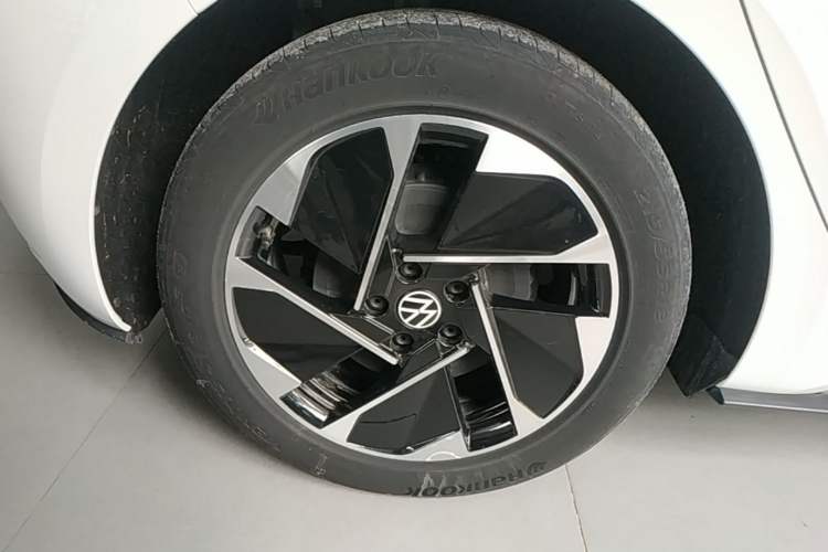 Used Volkswagen ID.3 2024 Outstanding Edition Right Rear Wheel Hub