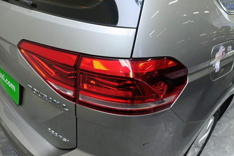 Used Volkswagen Touran 2016 Volkswagen Touran L 280TSI DSG Comfort Edition