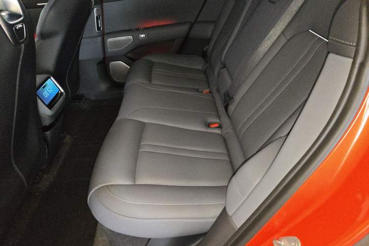 Used Xiaomi Auto YU7 2025 Ultra-Long Range High-Performance All-Wheel-Drive Max Edition
