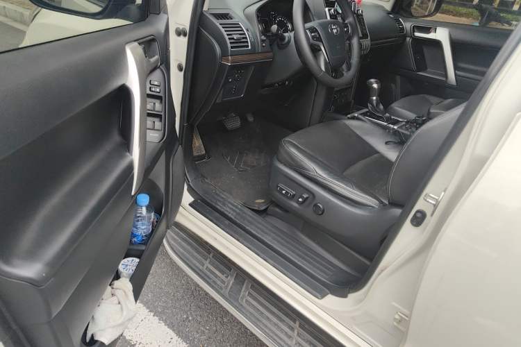 Used Toyota Prado 2018 3.5L Automatic TX-L with Rear-Mounted Spare Tire Driver Seat