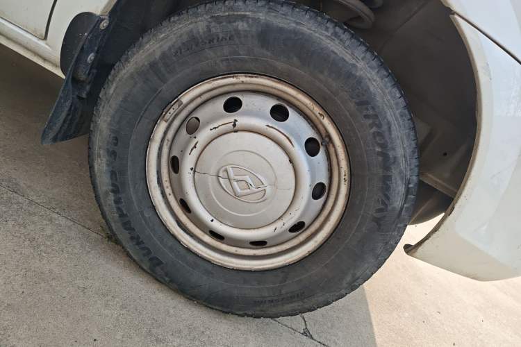 Used SAIC MAXUS Xintu V80 2018 2.5T 6-Speed Manual Aoyuntong Short Wheelbase Mid-Height 5-6 Seater