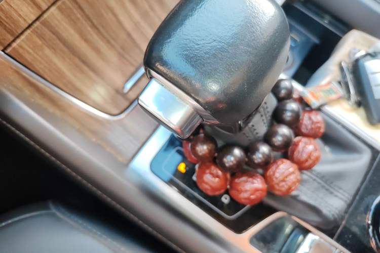 Used Roewe RX8 2018 30T Smart Connectivity All-Wheel Drive Supreme Edition
