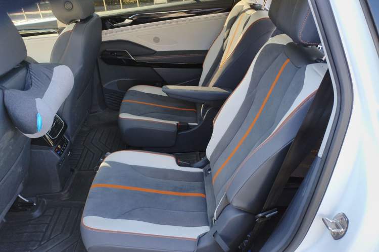 Used Volkswagen ID.6 CROZZ 2022 Long-Range PRO Edition
