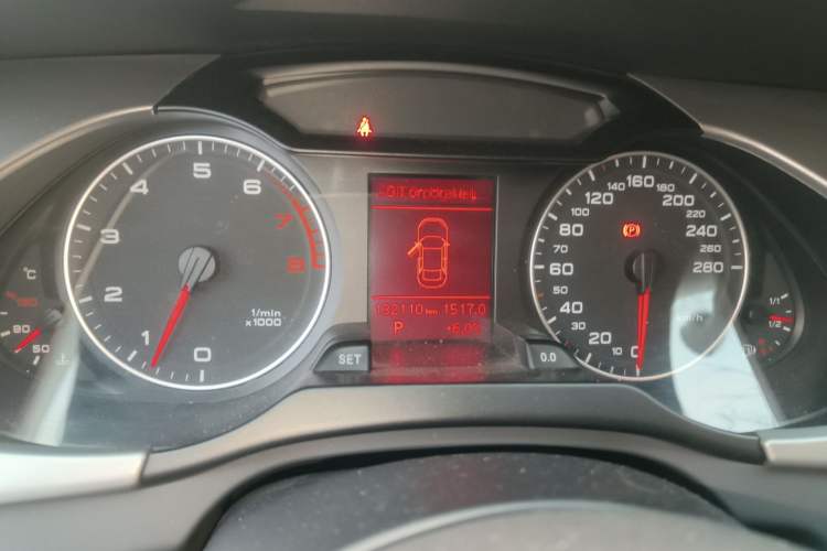 Used Audi A4L 2012 2.0 TFSI automatic standard version