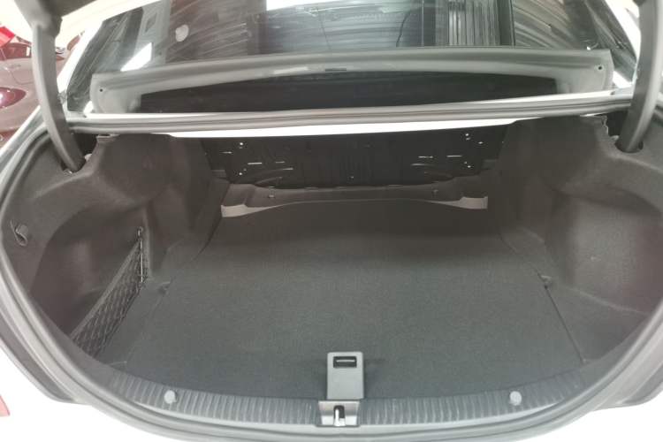 Used Mercedes-Benz C-Class 2017 Restyled C 200 Sport Edition Trunk