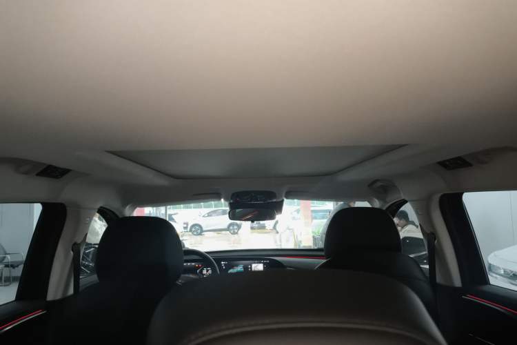 Used EXEED Lingyun 2024 300T Two-Wheel Drive Starlight Edition