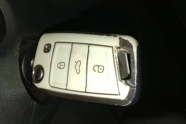 Used Volkswagen Golf 2015 1.6L Automatic Comfort Model Vehicle Key