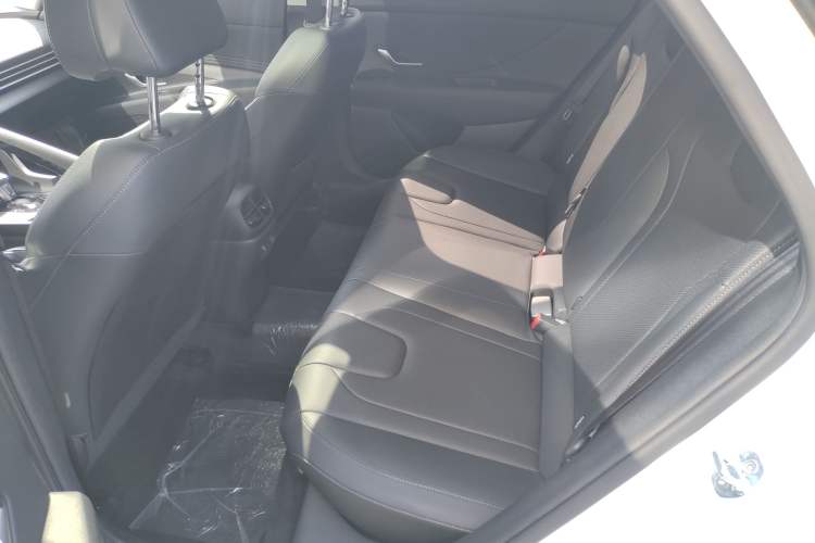 Used Hyundai Elantra 2023 1.5L CVT LUX Prestige Edition