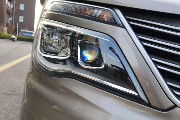 Used FORTHING Lingzhi 2022 M5L 1.6L Utility Model 7 Seats