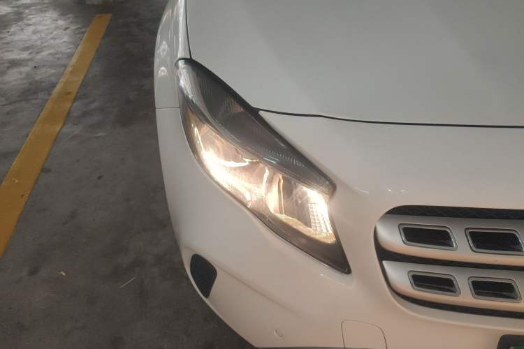 Used Mercedes-Benz GLA 2018 GLA 200 Sport Edition Right Front Headlight