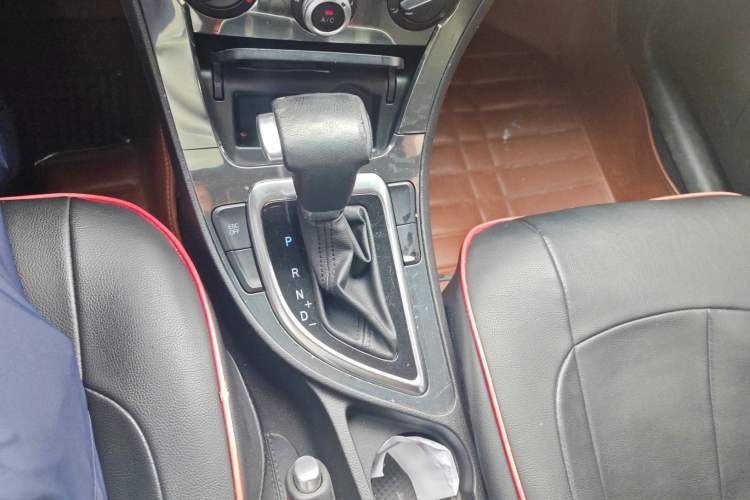 Used Brilliance V5 2014 1.5T Automatic Two-Wheel Drive Sport Model Gear Lever