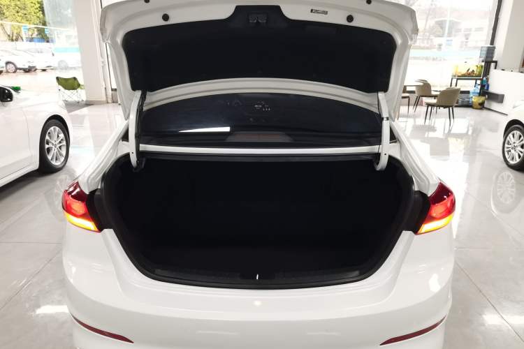 Used Hyundai Elantra (6th Generation / Lingdong) 2016 1.6L Automatic ZhiXuan – Elite Version
