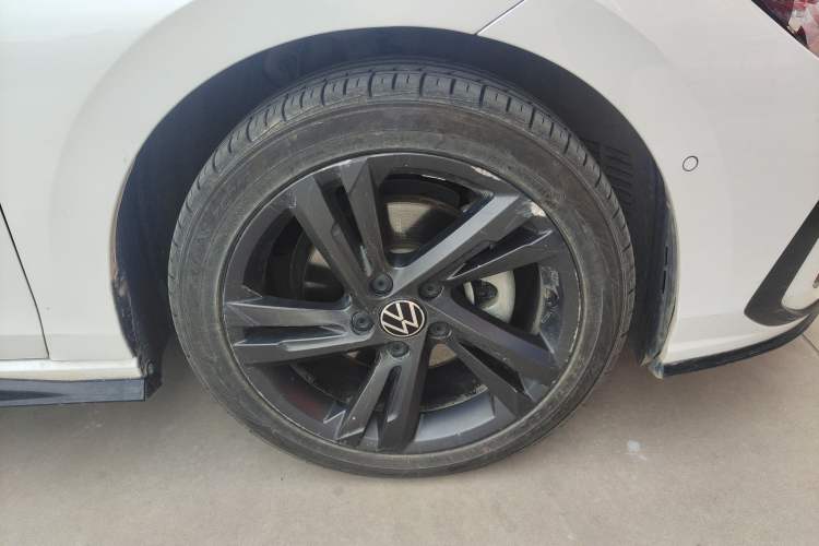 Used Volkswagen Golf 2021 280TSI DSG R-Line Right Front Wheel Hub