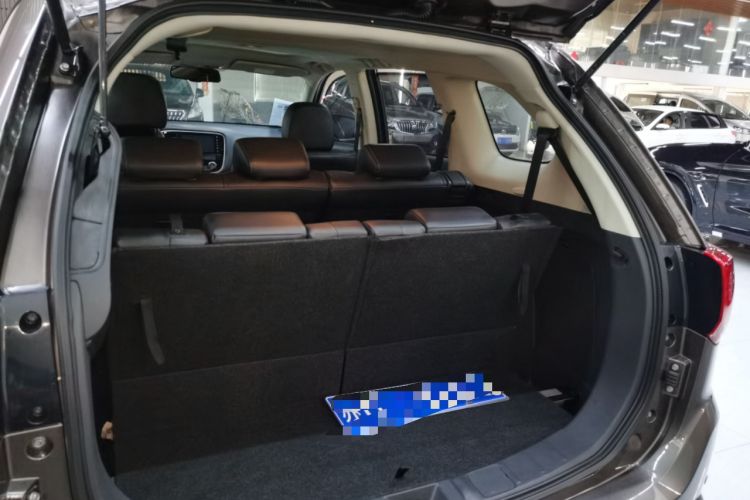 Used Mitsubishi Outlander 2016 2.4L 4x4 Luxury Edition 7-Seater
