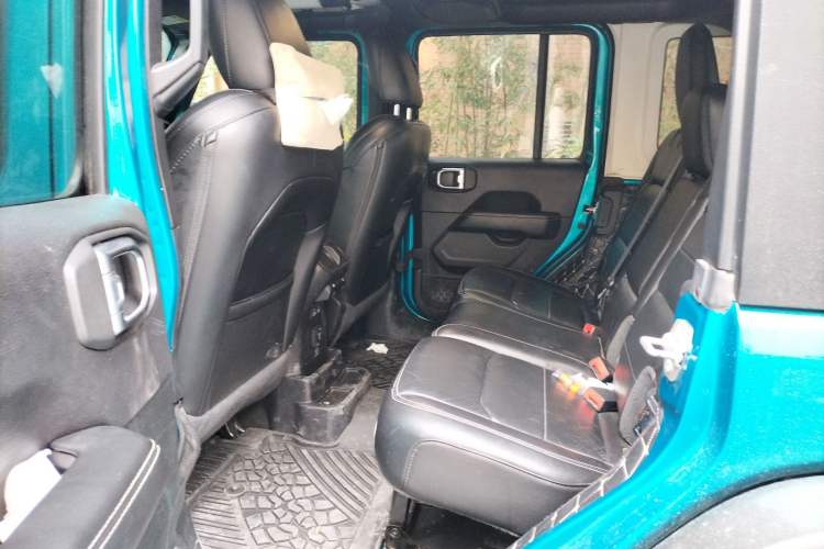 Used Jeep Wrangler 2019 2.0T Sahara Four-Door Version China VI Emission Standard