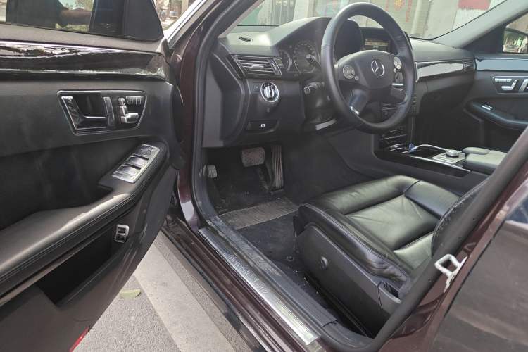 Used Mercedes-Benz E-Class 2011 E 300 L Elegant Model