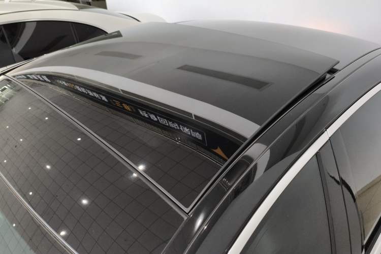 Used Mercedes-Benz E-Class New Energy 2022 Restyled E 350 e L Plug-in Hybrid Sports Sedan Roof