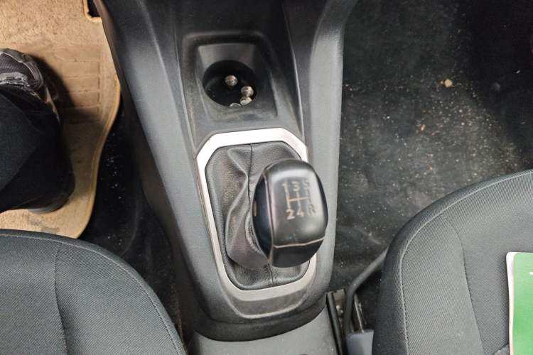 Used Peugeot 301 2014 1.6L Manual Comfort Edition
