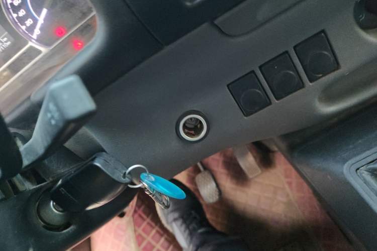 Used JMC Transit 2019 2.8T Commercial Version Short Wheelbase Mid-Roof 6-Seater China VI JX493 Vehicle Key