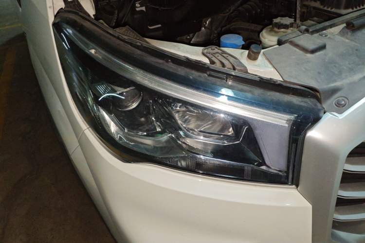 Used SAIC MAXUS Xintu V80 
