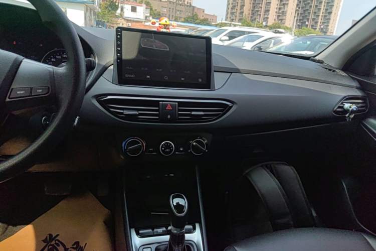 Used Hyundai Celesta 2018 1.6L Automatic GL Enjoyment Edition China VI compliant Audio And AC Panel