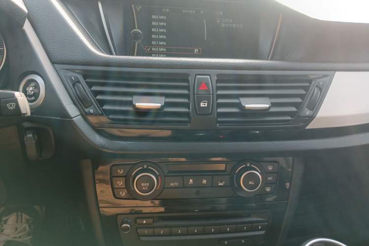 Used BMW X1 2014 sDrive18i Leading Model Audio And AC Panel