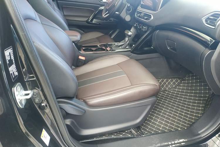 Used GAC Trumpchi GS4 2018 235T Automatic Two-Wheel Drive Luxury Smart Connectivity Millionth Anniversary Edition Right Front Seat