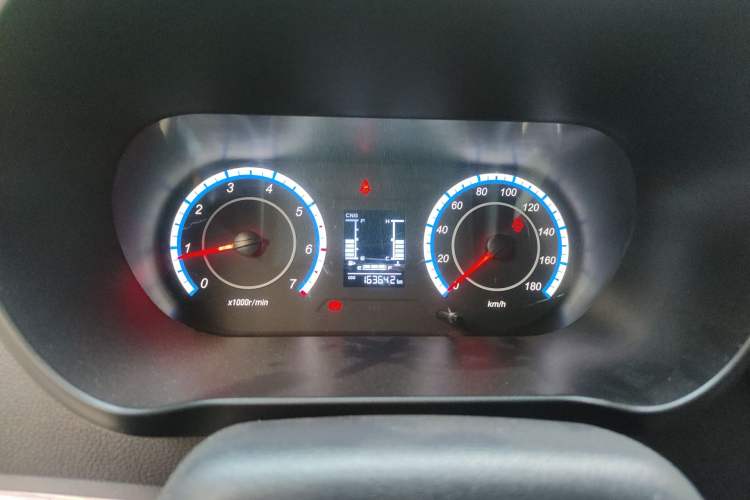 Used CHANGAN KAICHENG Ruixing M60 2023 1.6L CNG Comfort-Grade 6-Seater Passenger Vehicle