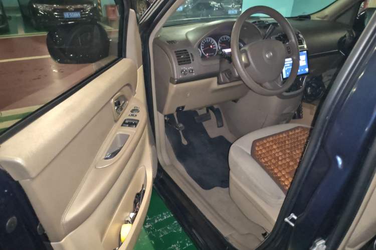 Used Buick GL8 2011 2.4L CT Comfort Edition
