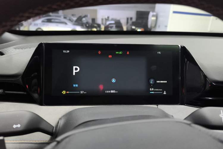 Used Changan UNI-V 2025 Model Third-Generation 2.0T Dynamic Edition