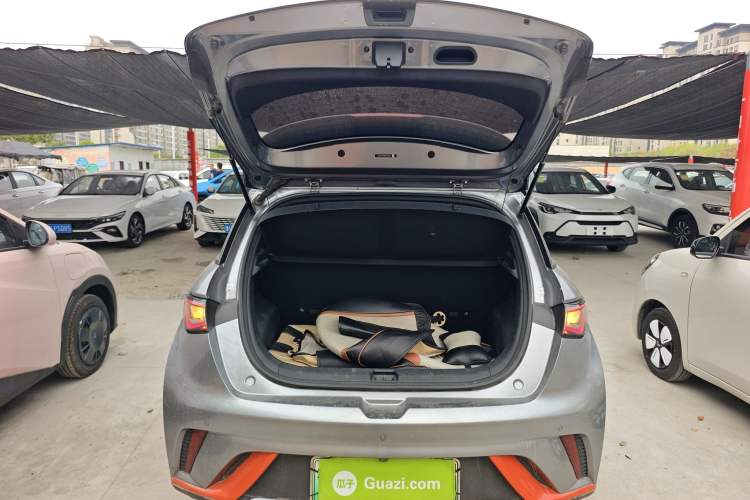 Used BYD Dolphin 2021 405 km Fashion Edition Trunk