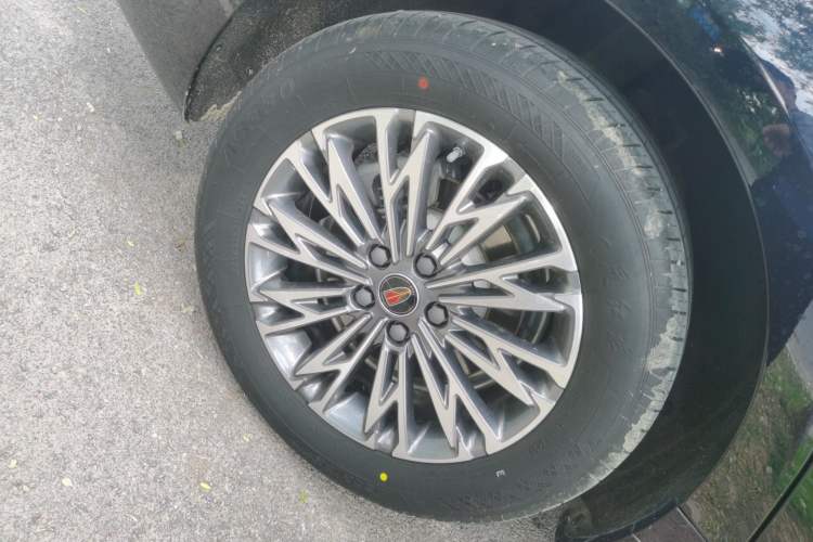 Used Hongqi H5 2025 1.5T DCT Qiyun 500 000th Unit Commemorative Edition Right Rear Wheel Hub