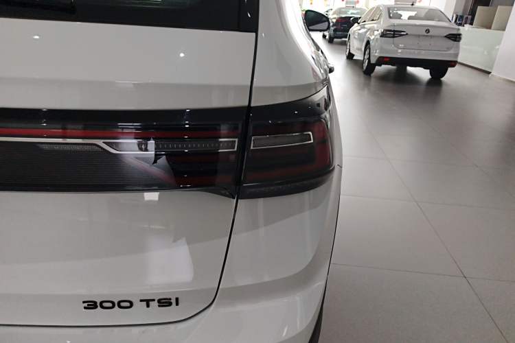 Used Volkswagen Tharu 2024 300TSI Two-Wheel-Drive Moon Luxury Edition
