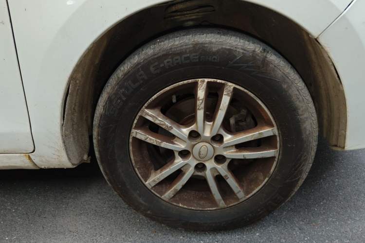 Used Karry K50 2015 1.5L Automatic Luxury Model Right Front Wheel Hub