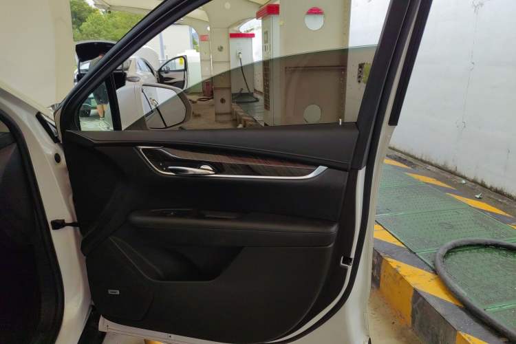 Used Cadillac XT5 2018 25T Luxury Model