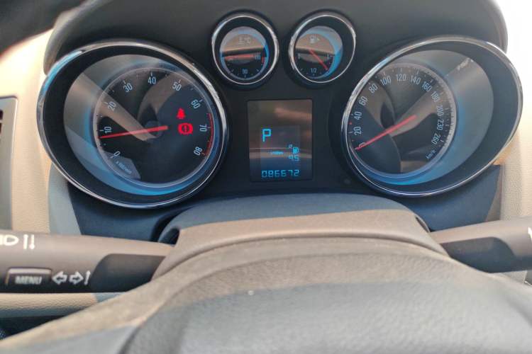 Used Buick GT 2013 XT 1.6L Automatic Fashion Edition Instrument Cluster